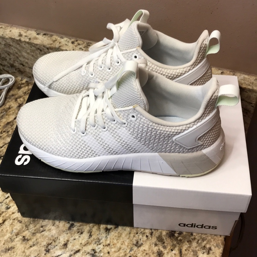 Adidas Questar BYD sneakers